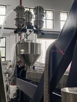 Sistema integrado de secagem e alimentação automática, linha de extrusão de banda de 300 kg