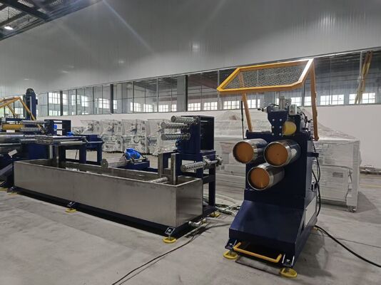 Sistema de remoção de água em dois estágios para o produto seco antes do enrolamento